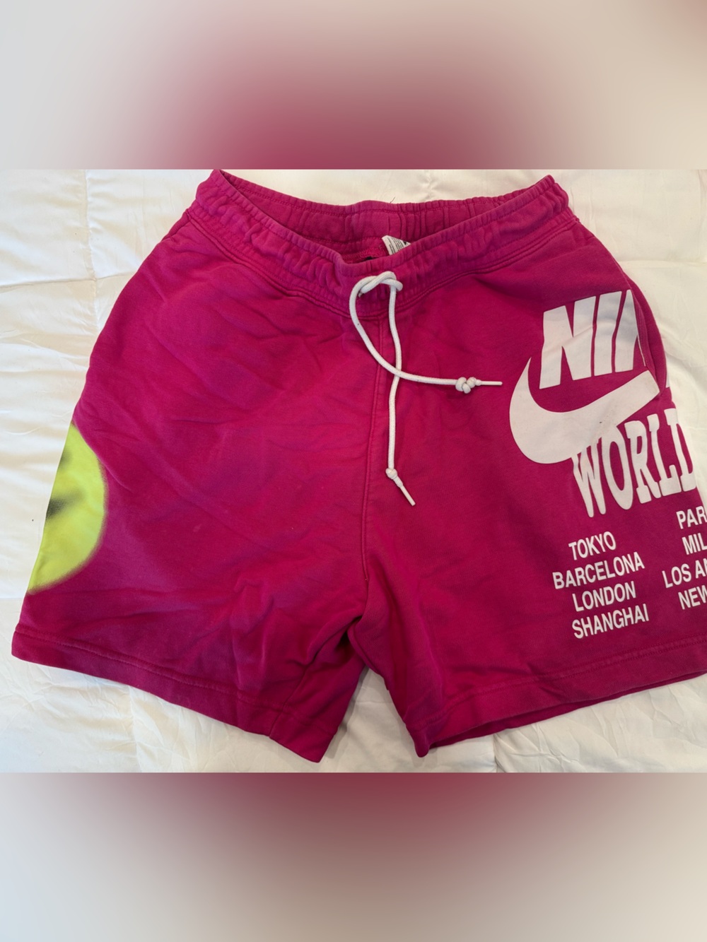Nike Medium Men/Women Pink/Fuchsia World Tour Sweatshorts.